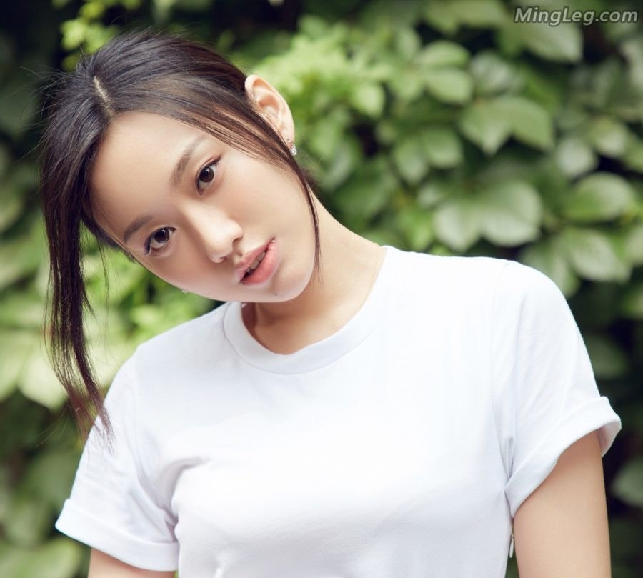 熟女闫妮和女儿邹元清同框看起来更像姐妹花(10/12)
