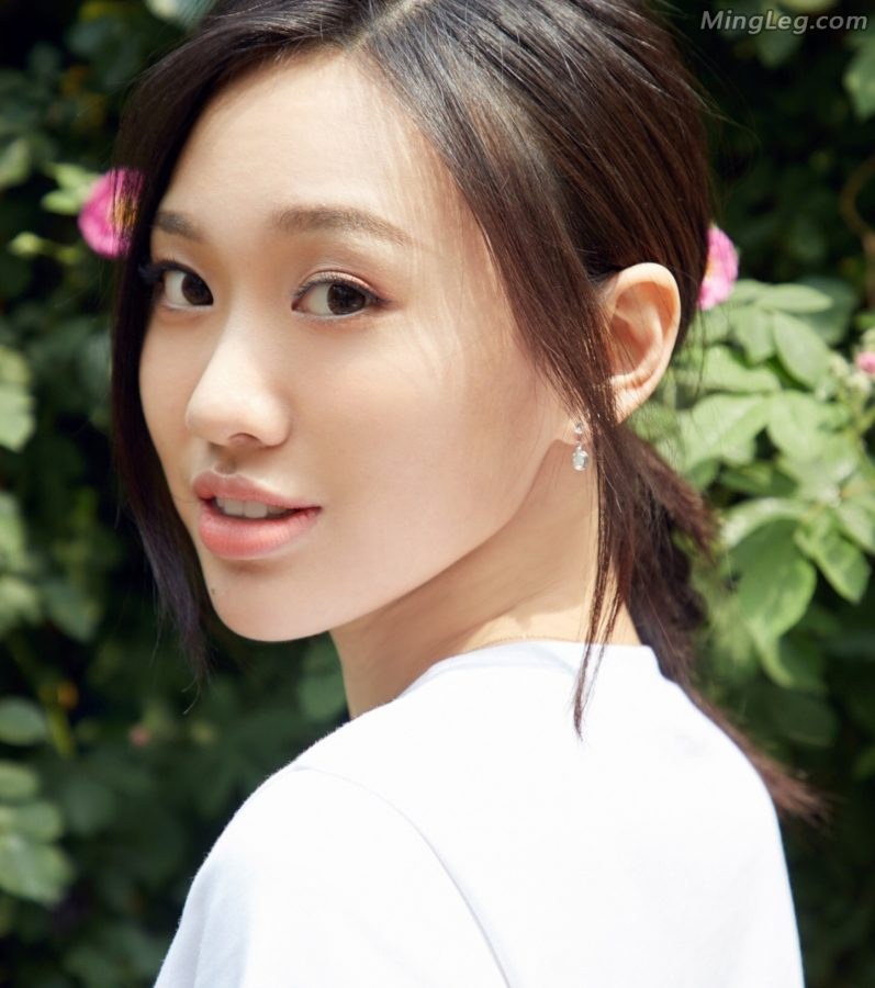 熟女闫妮和女儿邹元清同框看起来更像姐妹花(9/12)