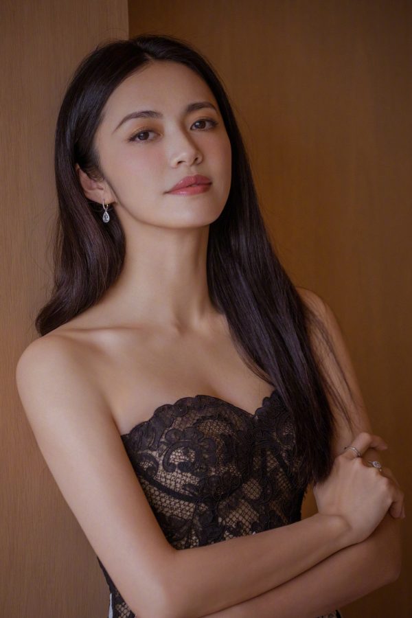 姚晨身材高挑气质优雅踩性感高跟鞋(6/19)