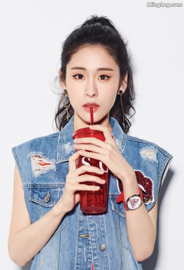张碧晨时装高跟大片儿雅致带酷的女孩(6/7)