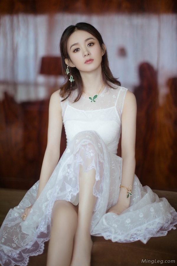 你怎么那么美赵丽颖仙女服白高跟鞋亮相(10/10)