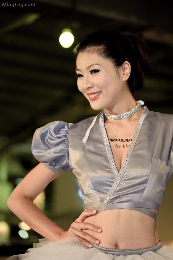 车展上左永宁的美腿老当益壮(14/26)