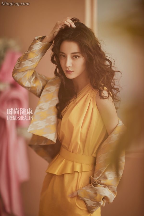 摩登时尚的小热巴美腿写真(5/6)