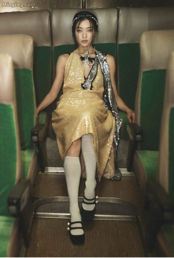 气质美女杜鹃厚黑丝袜写真(3/4)