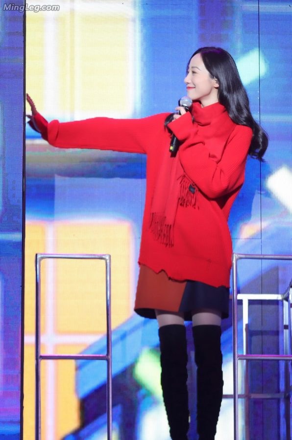 极品美人韩雪肉丝长靴登台献唱(5/7)