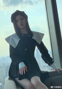 冰清玉洁的美少女鞠婧祎颜值在线玉腿笔直