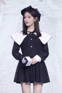 冰清玉洁的美少女鞠婧祎颜值在线玉腿笔直