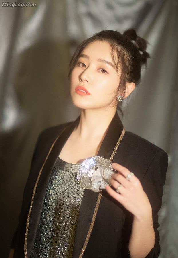女神阚清子颁奖礼上的玉足美腿(5/9)