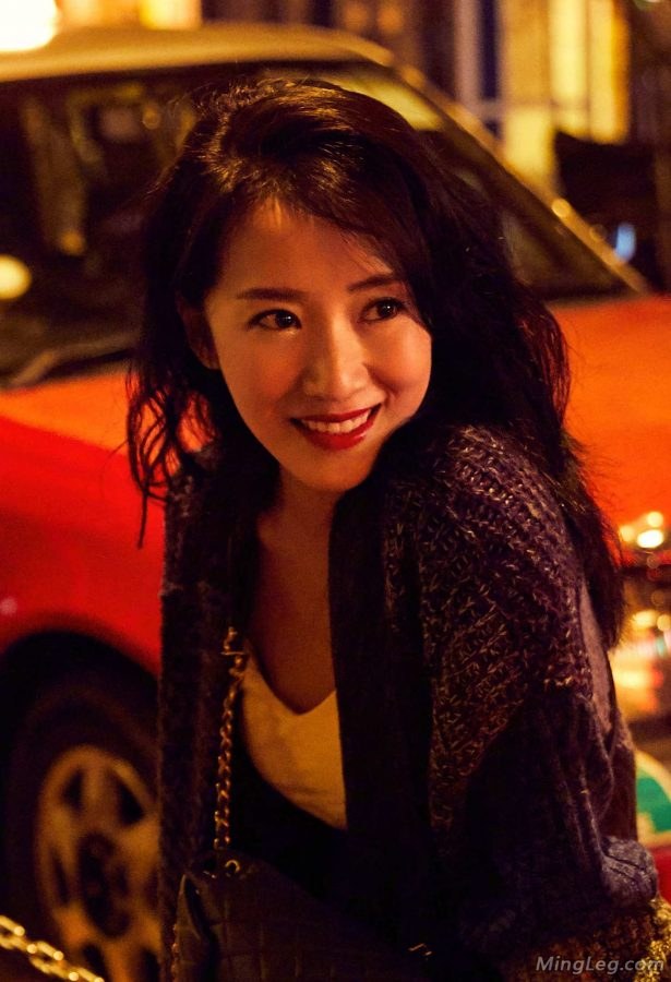 《都挺好》苏家二嫂李念短靴高跟美腿夜拍魅力满分(5/9)