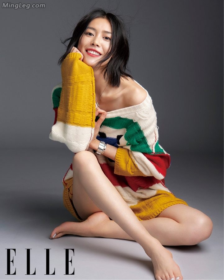 刘雯洁白美腿光脚丫写真(1/2)