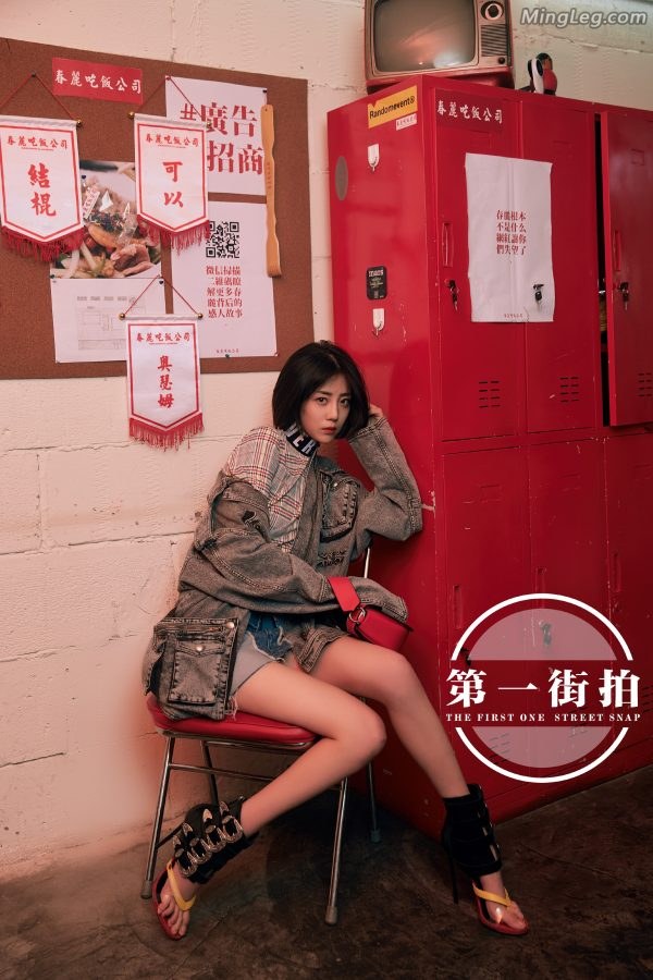 李溪芮80年代复古写真脚趾细长(1/4)