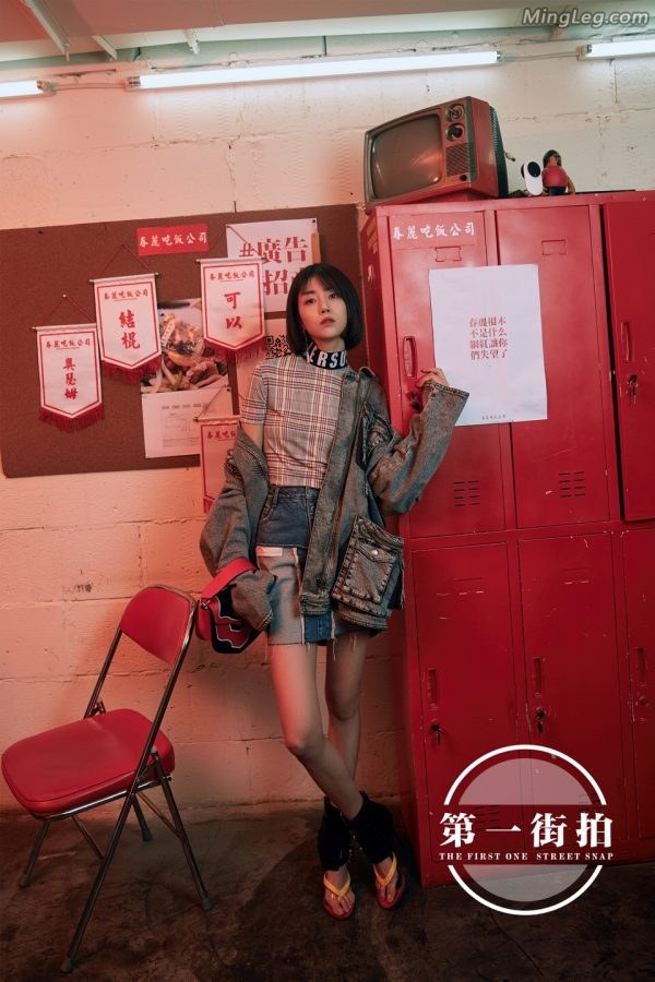 李溪芮80年代复古写真脚趾细长(4/4)