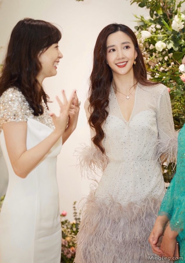甜甜的陈欣予美腿交叉看秀(5/6)