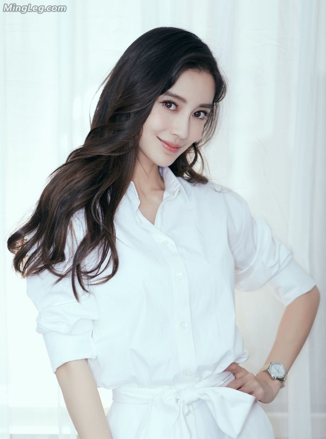 醉美少妇Angelababy杨颖风情纹身玉足(6/17)