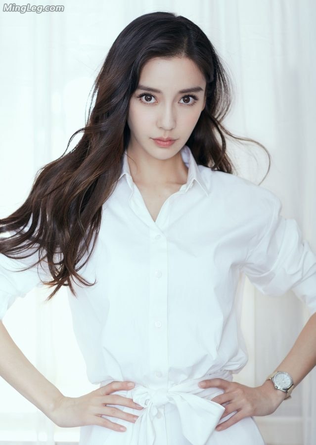 醉美少妇Angelababy杨颖风情纹身玉足(9/17)