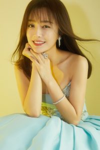 微博年度女神秦岚姐姐美肩玉乳