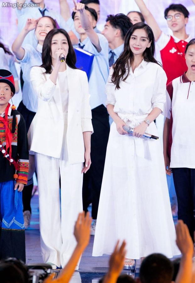 醉美少妇Angelababy杨颖风情纹身玉足(15/17)