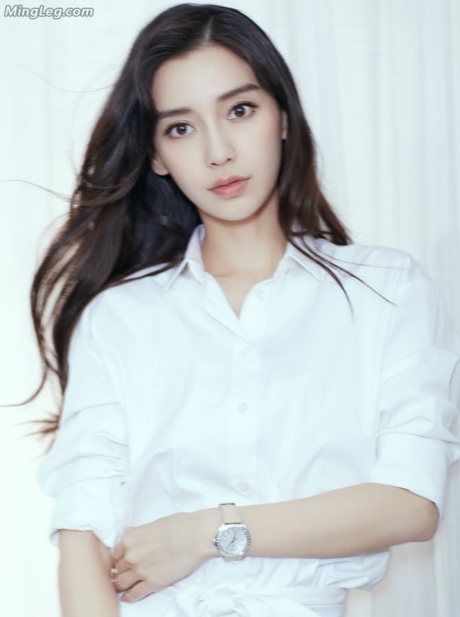 醉美少妇Angelababy杨颖风情纹身玉足(8/17)