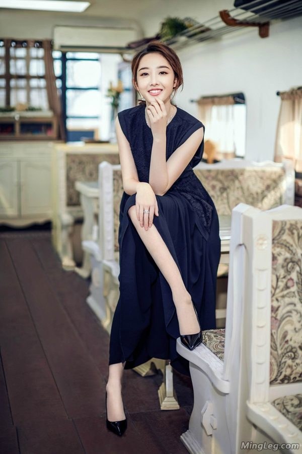 蒋梦婕细高跟鞋玉脚现在开玩(2/2)