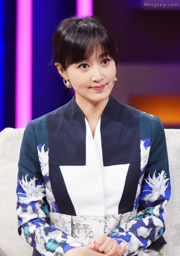 赵子琪做客节目接受采访,李静的鞋跟太高(6/7)