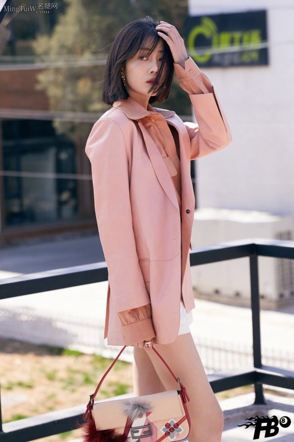 The sweet background girl Li Xirui has short hair and long legs, which is a bit cool(5/6)