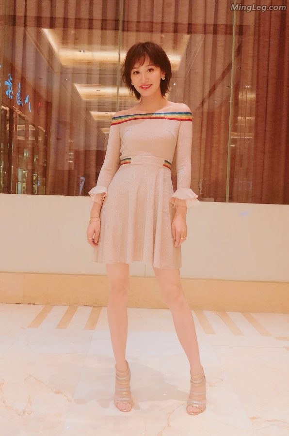 一站到底后台郭晓敏玉腿高跟美足(1/4)