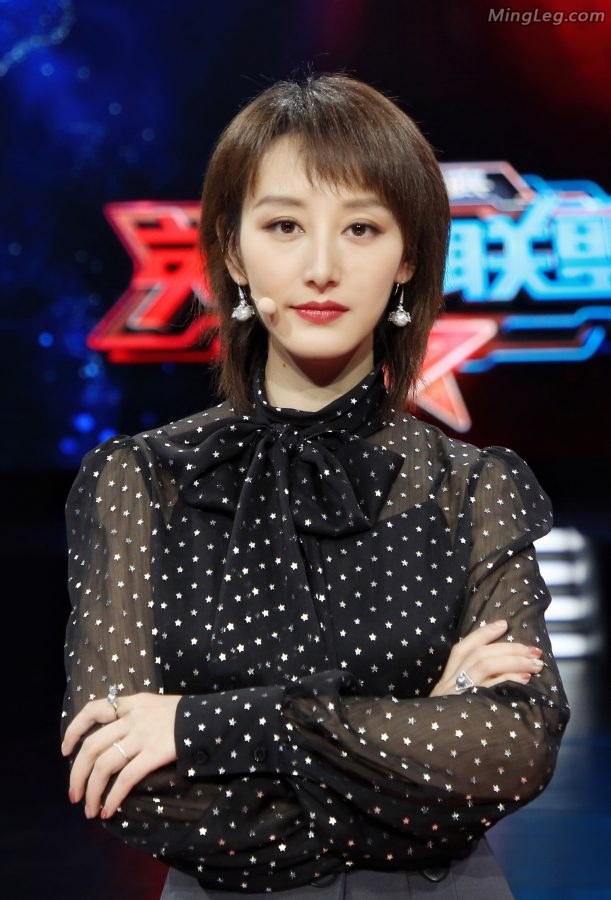 节目现场郭晓敏玉腿高跟任人拍摄(3/5)
