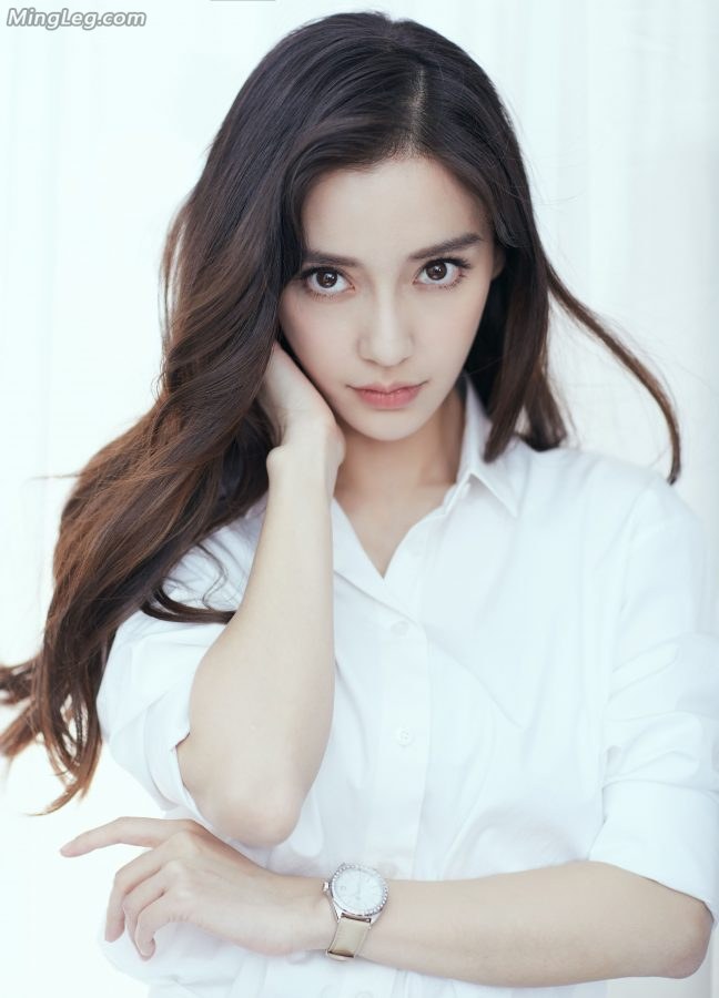 醉美少妇Angelababy杨颖风情纹身玉足(7/17)