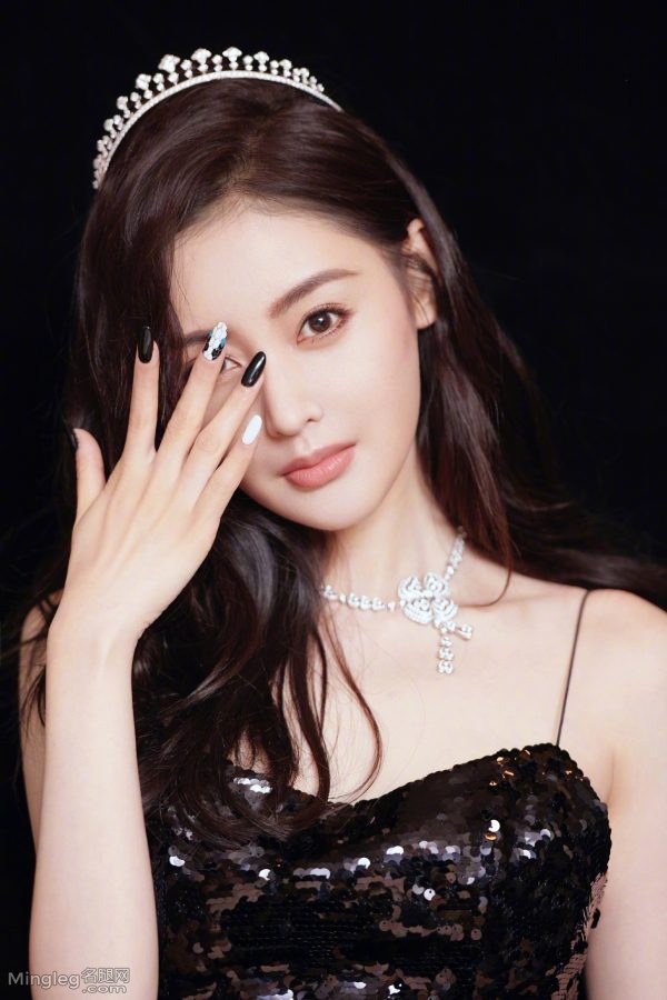 公主张天爱的细高跟鞋美足(2/8)