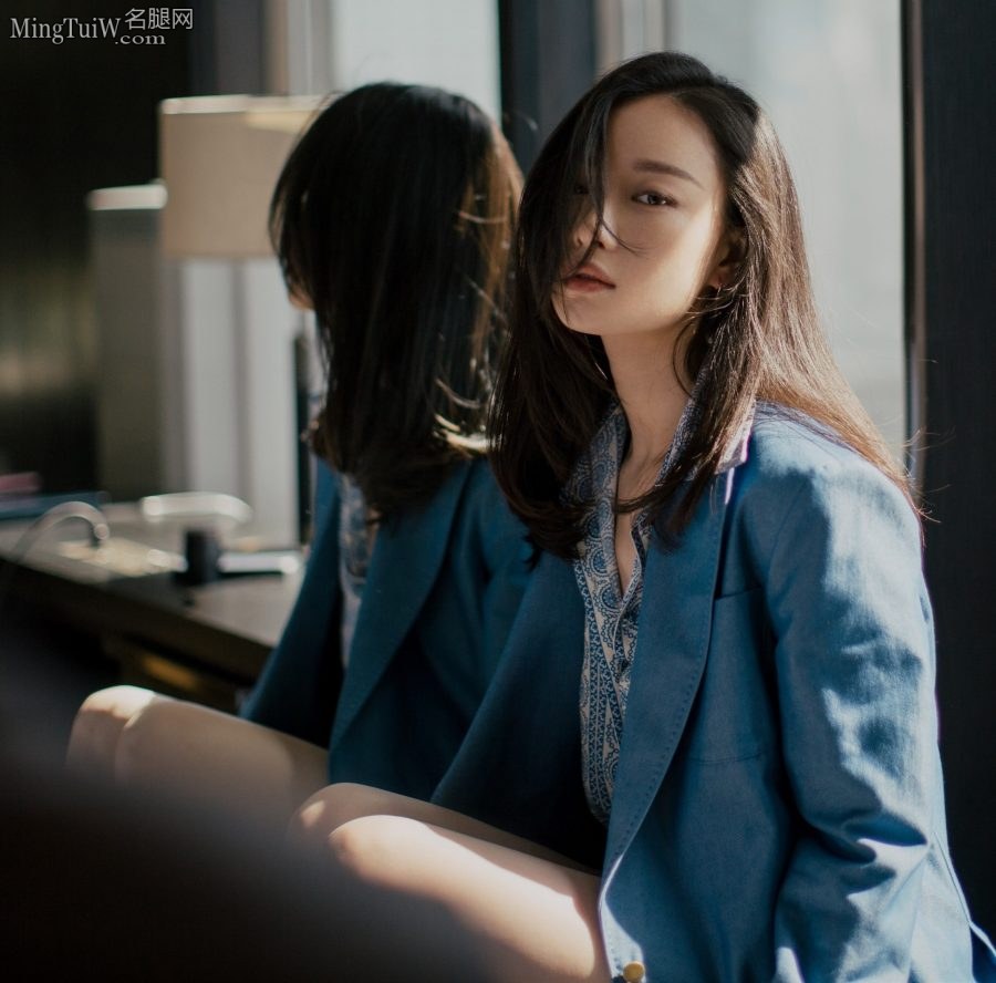 倪妮玩下衣失踪光显那两条大长腿了(16/18)