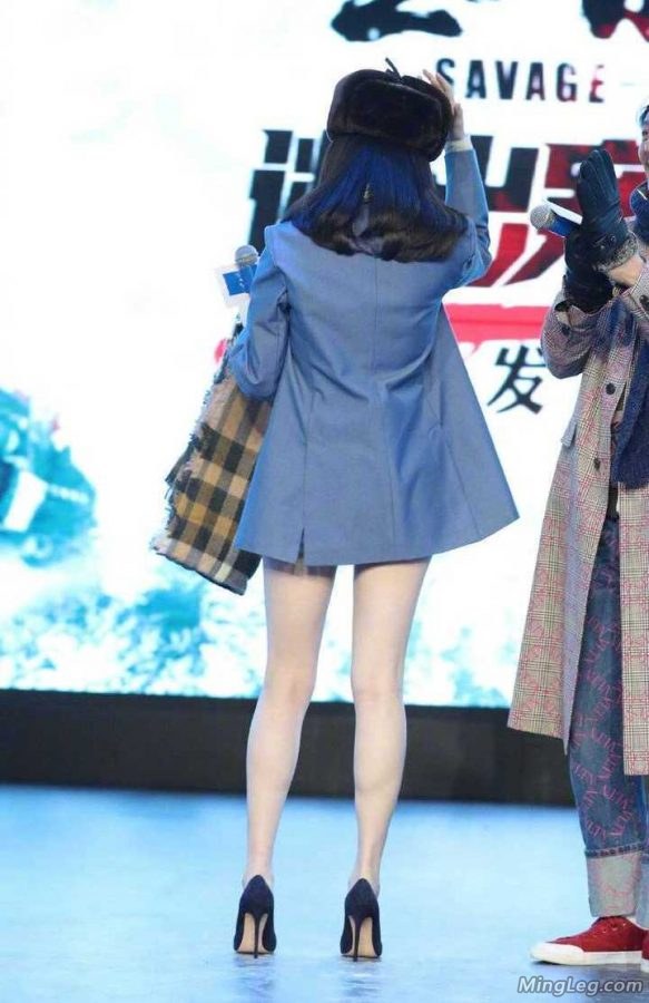 倪妮玩下衣失踪光显那两条大长腿了(5/18)