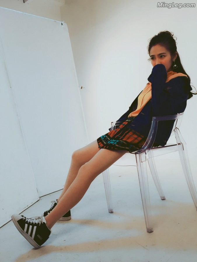 94年小女森汤梦佳笔直的玉腿(1/1)