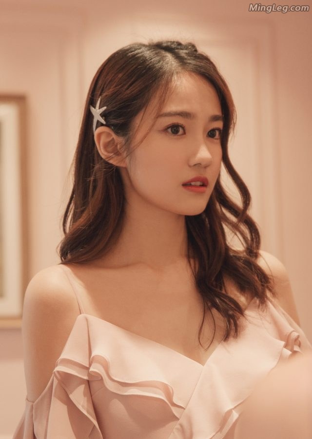 小仙女儿汤梦佳穿优雅长裙脚踩高跟楚楚动人(7/9)