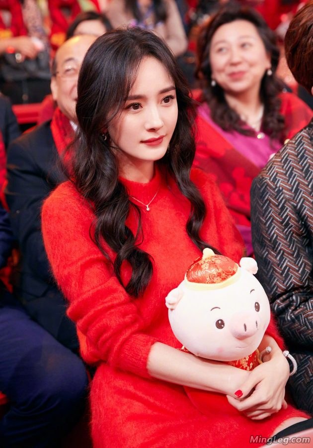 红红火火杨幂长腿美靴绝对吸睛(15/15)