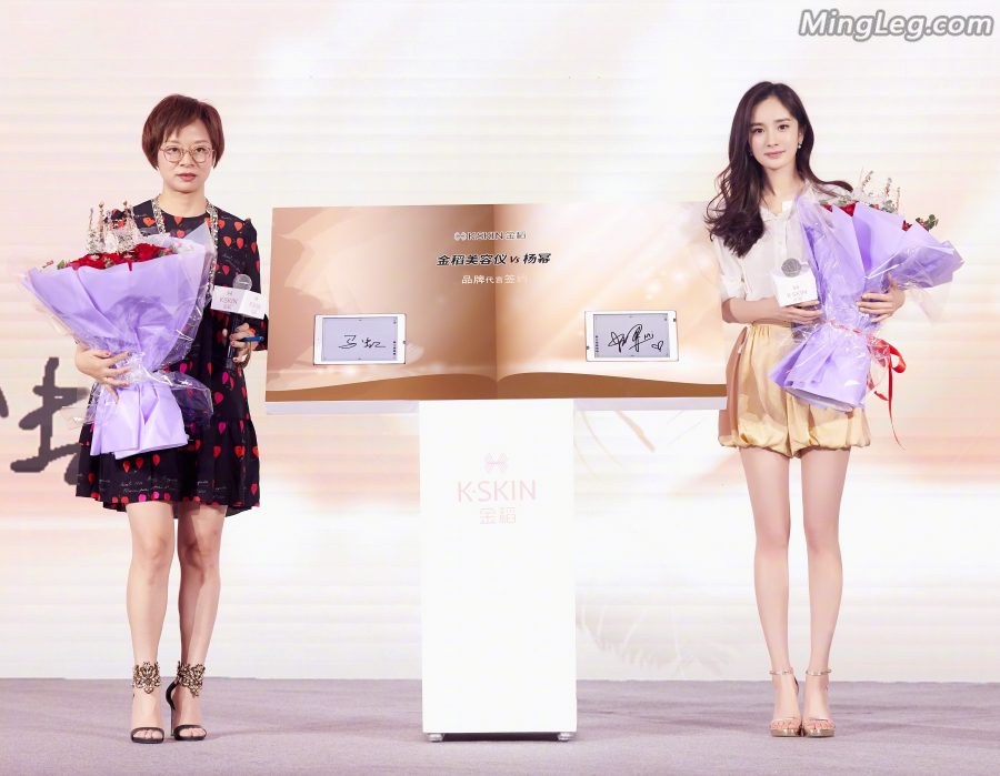 美腿大幂幂代言金稻美容仪,左边是总经理马虹(2/11)