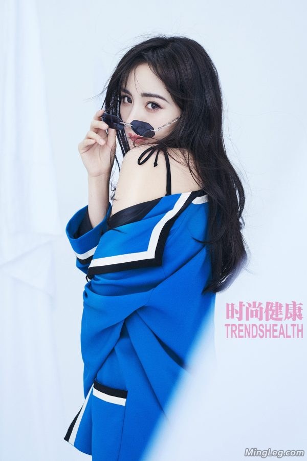 当红女星杨幂美腿玉足时尚又健康(6/9)