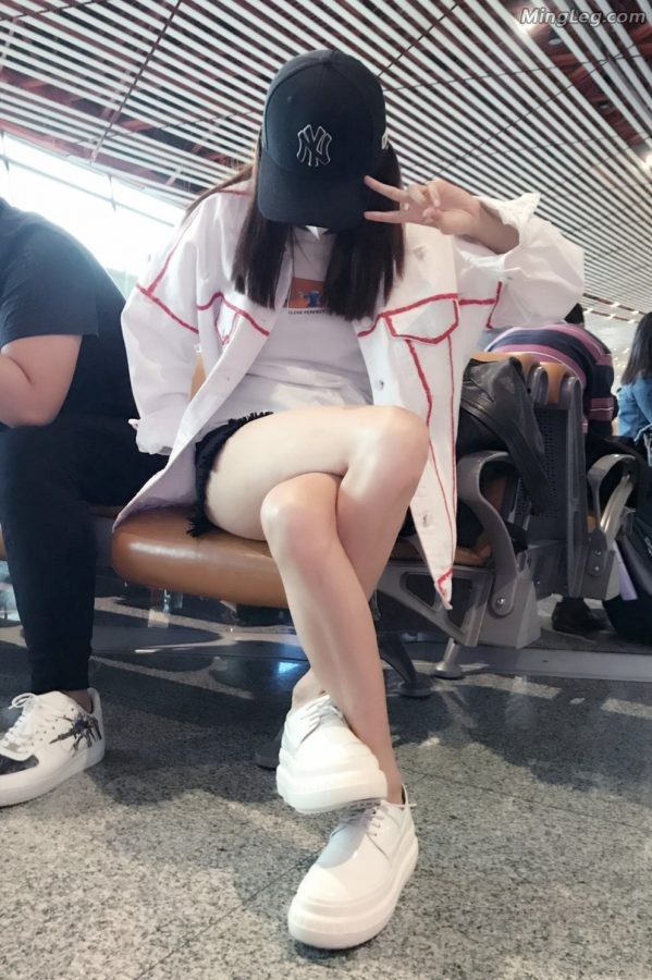 好白的腿,论夹腿功力我独服张小斐(1/1)