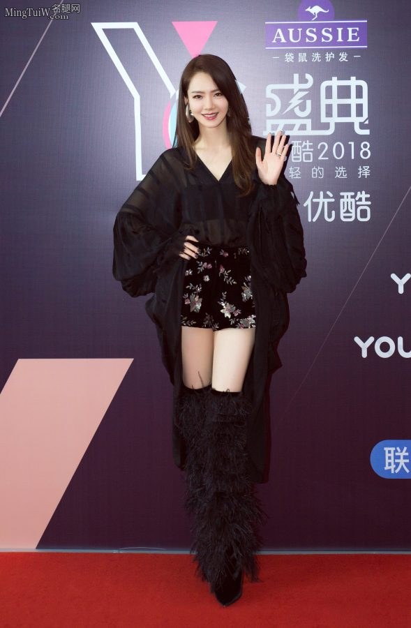 美腿戚薇穿毛毛长靴上衣透明(8/10)