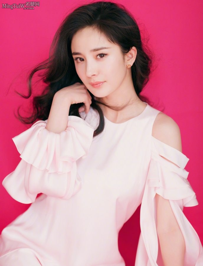 最爱的大幂幂杨幂纤细美腿白嫩玉足高清代言(9/14)
