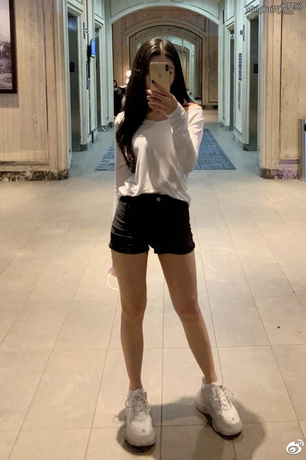 李紫婷分享自拍照(1/6)