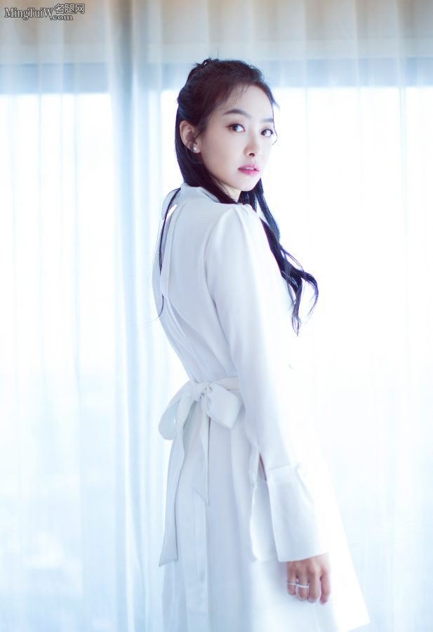 美女宋茜长腿代言得宝纸巾(13/14)