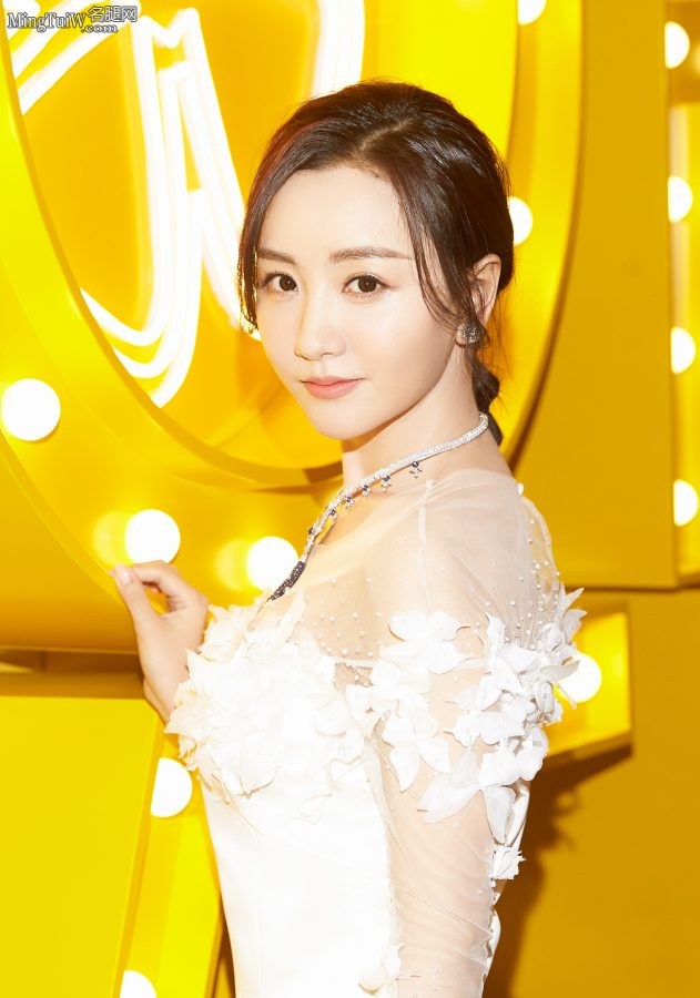 杨蓉玉腿美足出席宝格丽珠宝活动(2/5)