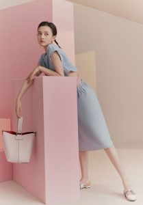 粉色少女系宋祖儿纯净写真
