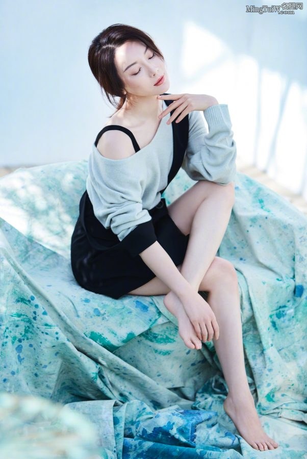 相关领域专家说陈数的脚是女星里最完美的(3/6)