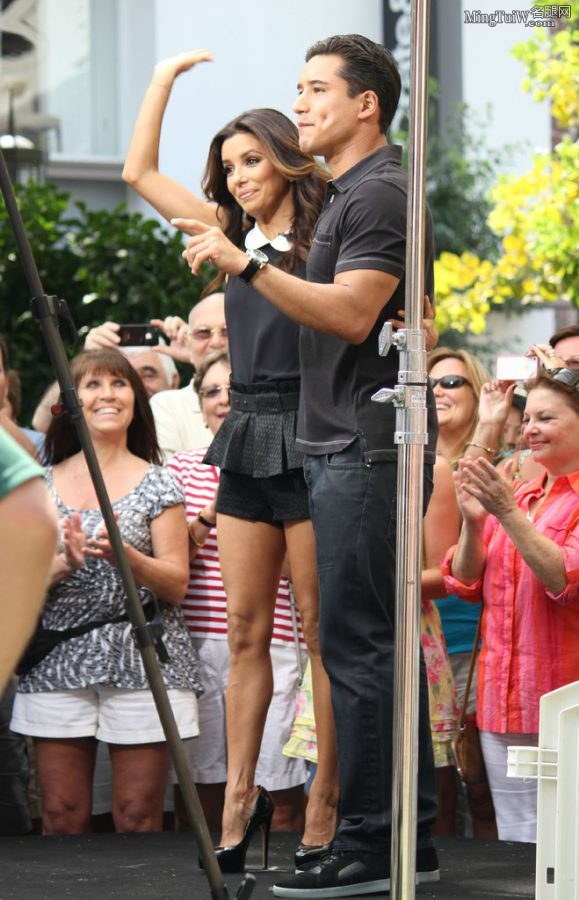 Desperate Housewife Eva Longoria attended a public event to show off her sky-high legs(7/9)