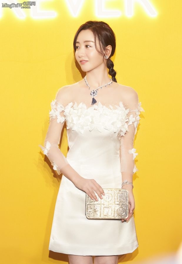 杨蓉玉腿美足出席宝格丽珠宝活动(3/5)