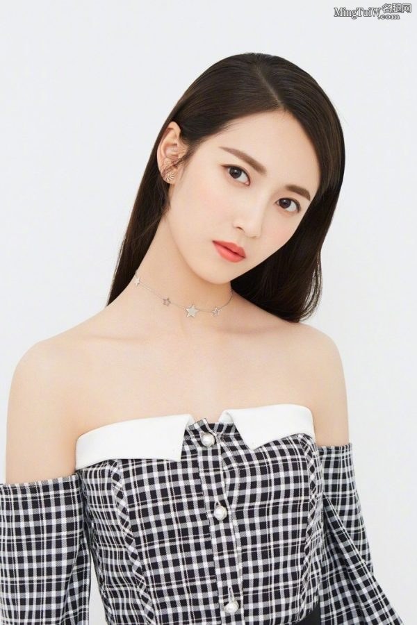 演员陈钰琪光滑的玉腿细嫩的玉足(4/5)