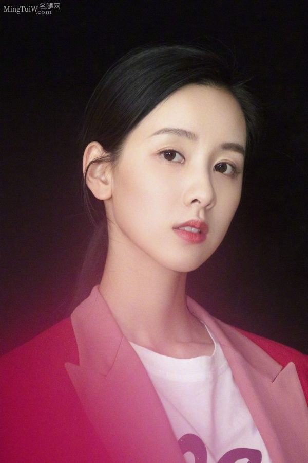 外表清秀有书卷气质的女生陈都灵秀纤细长腿(2/4)