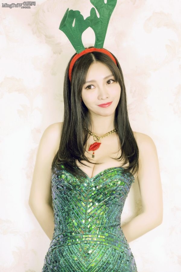 柳岩写真Cosplay圣诞老人和驯鹿乳此迷人(8/8)