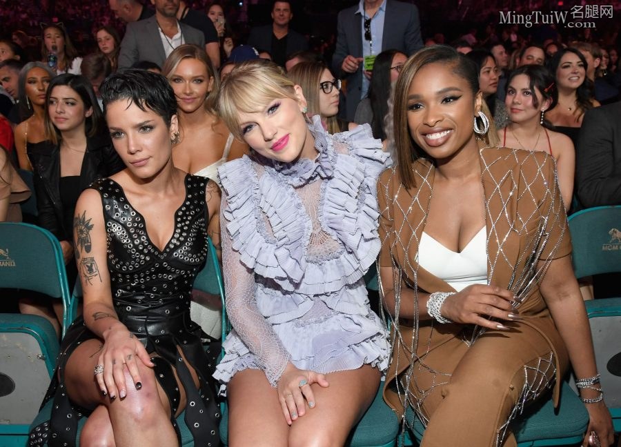 Taylor Swift的顶级美腿值得好好品味(18/20)